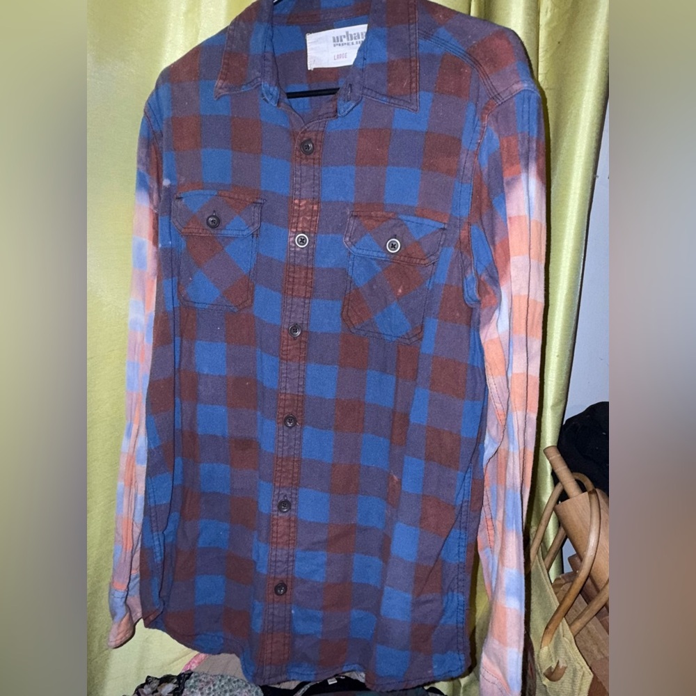 Bleached flannel women size large excellent condition